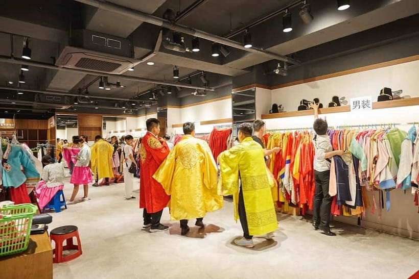 Seoul: Eobi+Nami+Hanbok(+RailBike or Strawberry Options)Tour - Before you go: shoes, passport, and winter reality