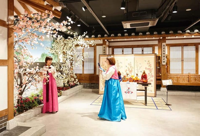 Seoul: Eobi+Nami+Hanbok(+RailBike or Strawberry Options)Tour - Guide + driver quality can make the day feel smooth