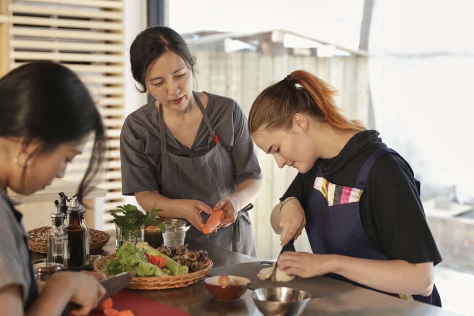 Seoul: Experience Korean Cooking in Modern Hanok Kitchen - Why the Modern Hanok Kitchen Makes the Cooking Lessons Stick