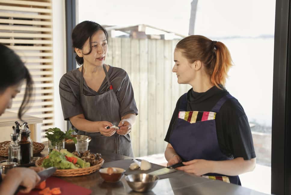 Seoul: Experience Korean Cooking in Modern Hanok Kitchen - Meeting Point in Bukchon: Find O’ngo Food Communications