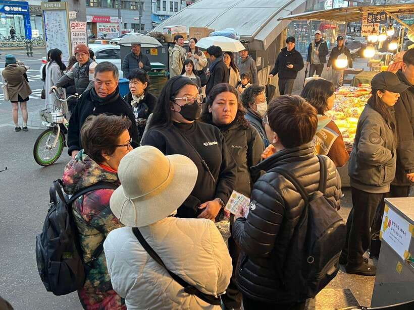Seoul: Fearless Foodie Gwangjang Market Food Adventure - Guide Energy in a Small Group (Up to 10)