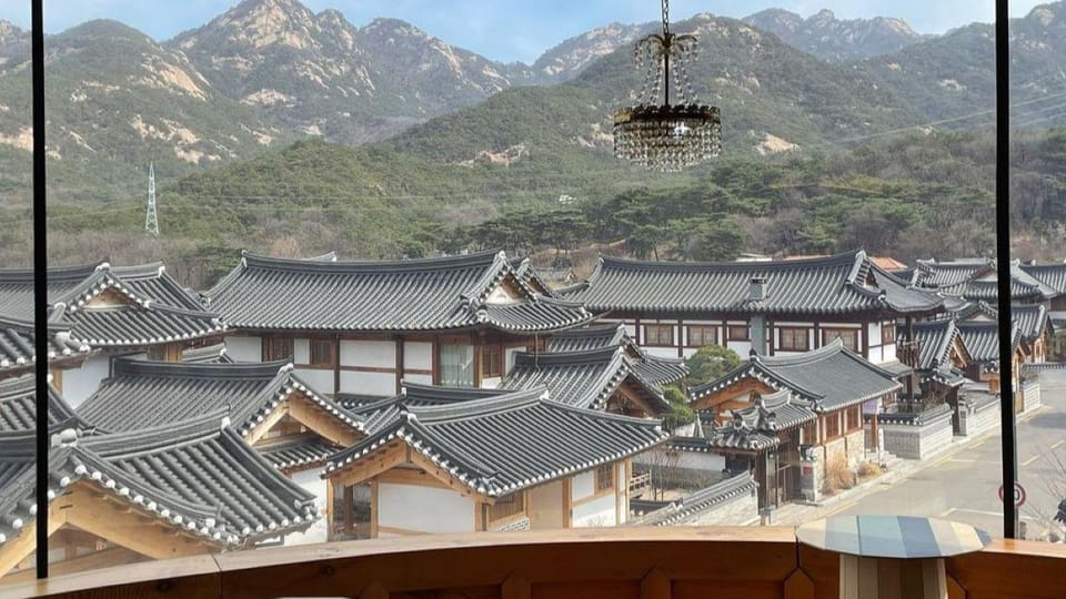 Seoul Full-Day City Tour: Hanok Village, Scenic Routes - Guide quality: English support, photo help, and comfort
