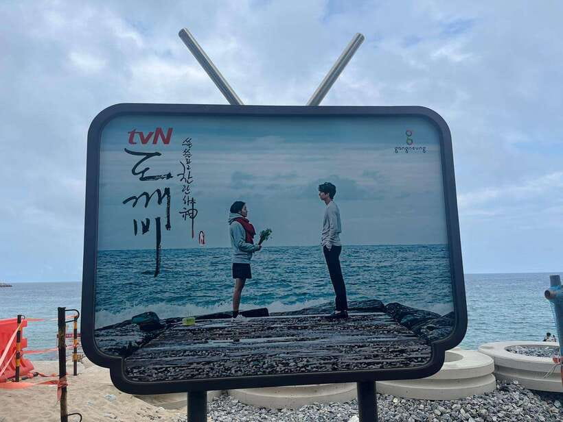 Seoul: Gangneung BTS K-Pop & K-Drama Filming Locations Tour - BTS Bus Stop: Free Time for Photos at the Album-Cover Location
