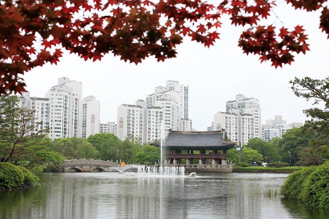 Seoul Gimpo Airport (GMP) Transfer to Seoul/Suwon/Seongnam/Yongin - Luggage Rules: The 1 Suitcase + Small Carry-On Limit