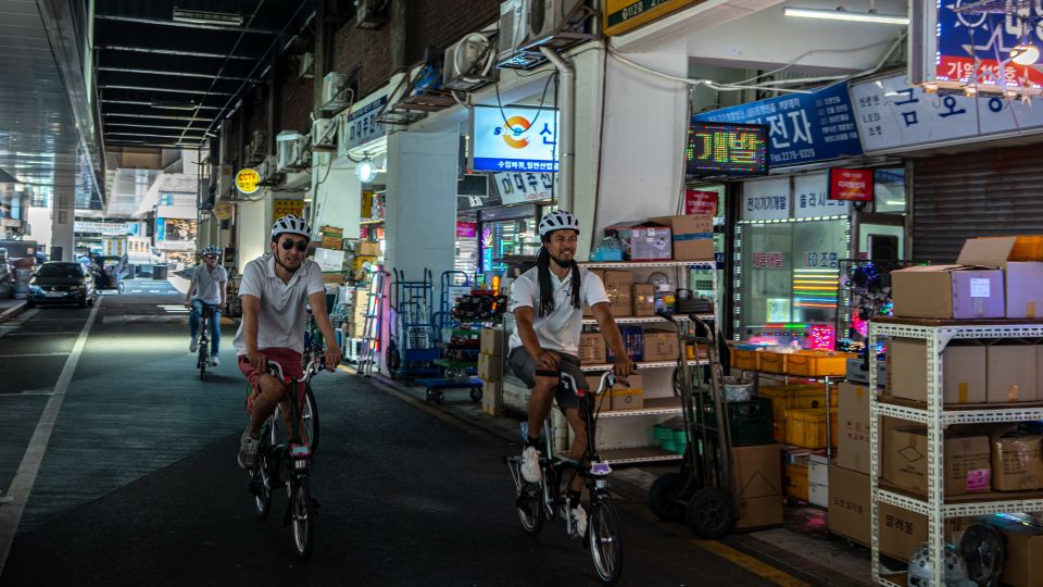 Seoul: Guided Small Group V.I.P Morning Pedicab Tour - Tongin Traditional Market: food tasting with real structure