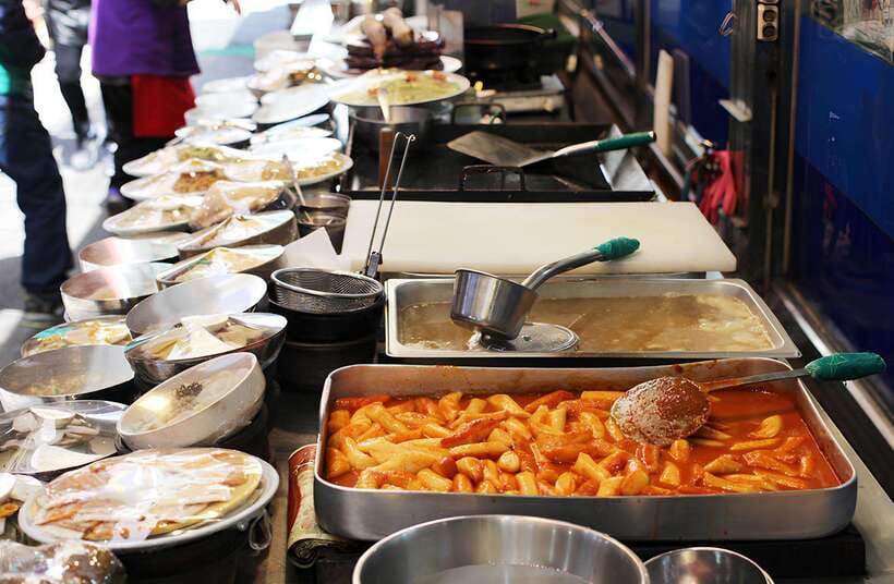 Seoul: Guided Street Food Tour at Namdaemun Market - What to bring (and what not to bring) for an easy walk