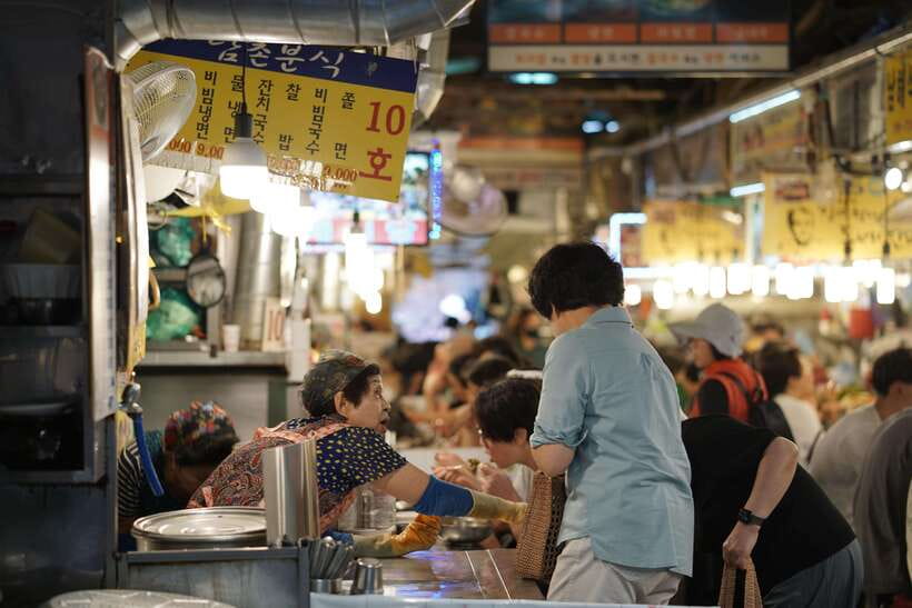 Seoul: Guided Street Food Tour at Namdaemun Market - Namdaemun Market: why this guided route is worth it