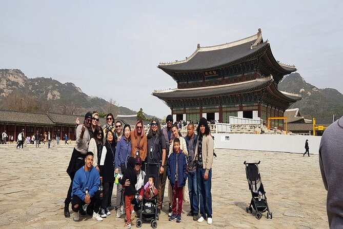 Seoul: Gyeongbokgung Palace Half day Tour - Meeting at the National Palace Museum of Korea: how to start without stress