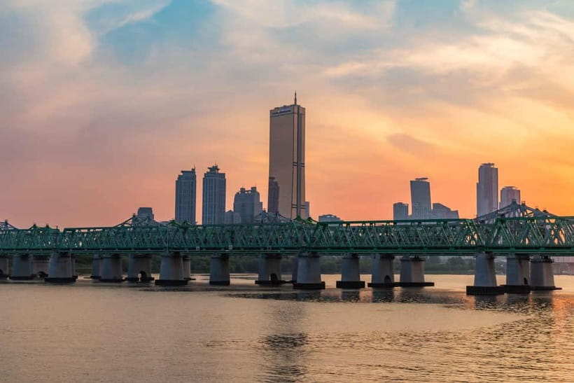 Seoul: Han River Sunset Bike Tour with Rainbow Fountain Show - Key highlights you’ll feel right away