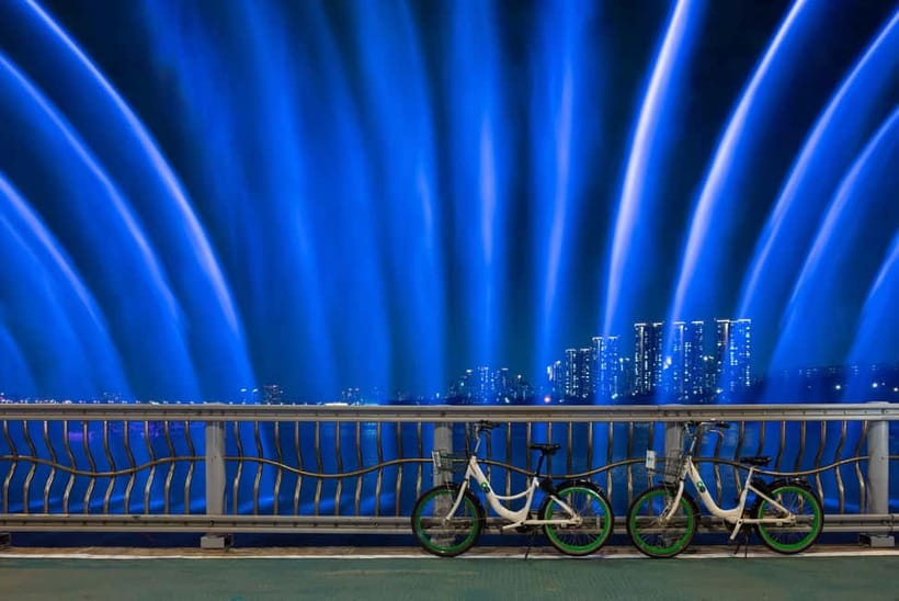 Seoul: Han River Sunset Bike Tour with Rainbow Fountain Show - Jamsu Bridge crossing: switching river sides for the real nightscape