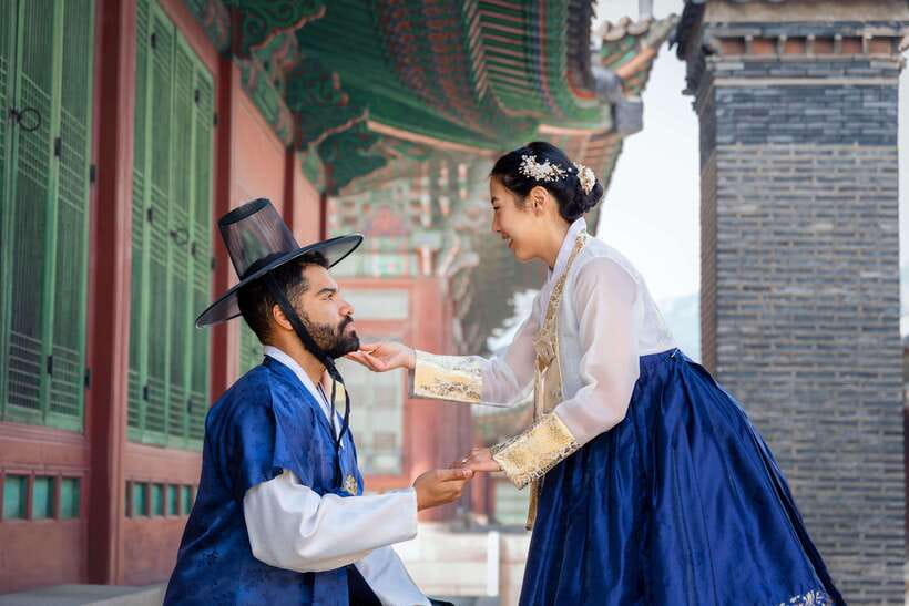 Seoul: Hanbok Photo Tour at Gyeongbokgung Palace - Key takeaways
