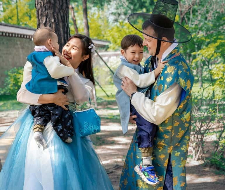Seoul: Hanbok Photo Tour at Gyeongbokgung Palace - Cost and Value: What You’re Really Paying For