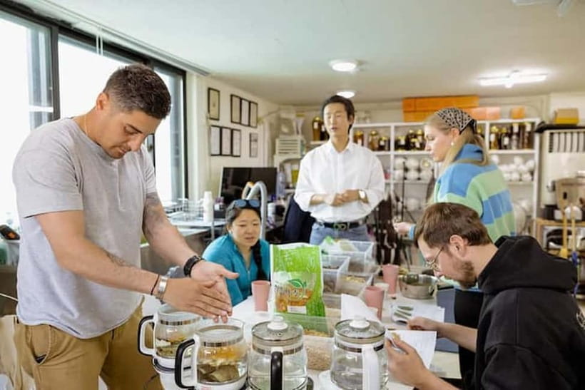 Seoul: Herbal Tea Class & Korean Medicine Tour - Blend Your Own Herbal Tea: Yin-Yang and the Five Elements in real life