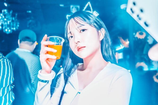 Seoul: Hongdae Premium Pubcrawl with Open Bottles - Stop 3: MON5 at Mong’s Club—Turn the Volume Up