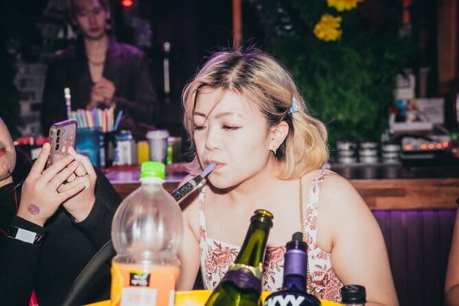 Seoul: Hongdae Premium Pubcrawl with Open Bottles - Open Bottles and Bottle Service All Night: Why It Changes the Experience