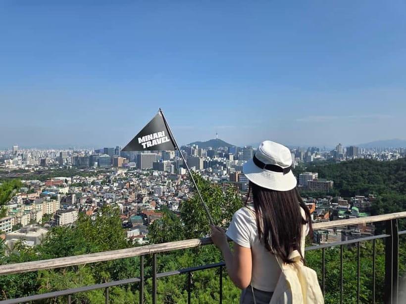 Seoul: Inwangsan Sunset Hike with Guide - Descending by lantern light: a safer way to finish