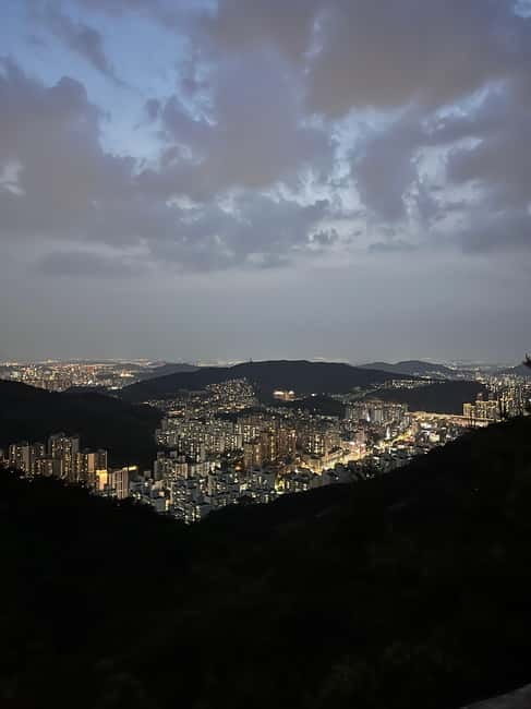 Seoul: Inwangsan Sunset Hike with Guide - What to bring (and what not to bring) so the hike stays easy