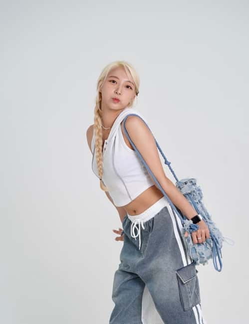 Seoul: K-pop Dance Class with a Professional in Hongdae - Meet Ana: professional credits, and a teachable style
