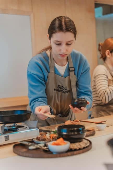 Seoul: Korean Cooking Class with Local Grocery Shopping - Kimbap rolling and the Han River picnic plan