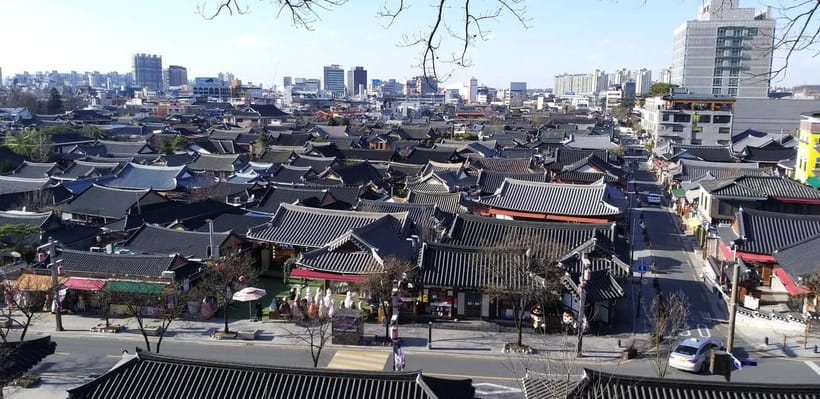 Seoul: Maisan Cherry Blossom and Jeonju Hanok Day Tour - Maisan Provincial Park: Horse-Ear Peaks and a 3-Kilometer Cherry Tunnel