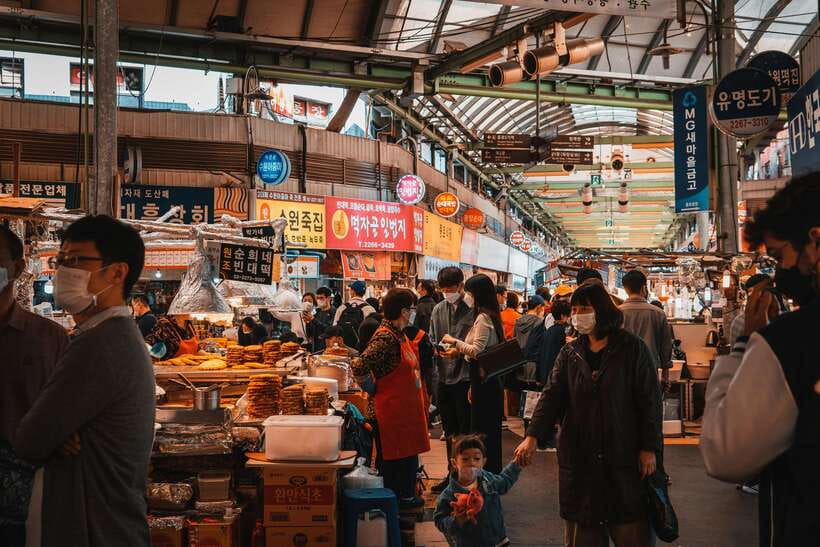 Seoul : Must-see & Hidden Gems Private Walking Tour - Meet Your Guide at Your Hotel and Set a Route That Fits