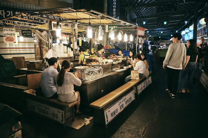 Seoul Night Palace & Market Food Tour with Vehicle - Food details, portions, and the vegan option (pay attention here)