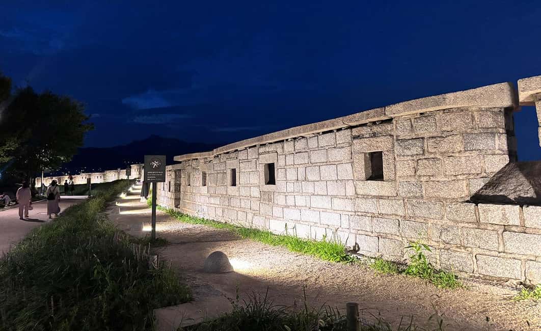 Seoul Night Tour: Naksan Park & Hidden Jems - Should You Book the Seoul Night Tour: Naksan Park & Eungbongsan?