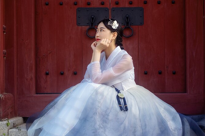 Seoul Premium Hanbok Rental at Arihanbok Photoshoot Included - Gyeongbokgung Palace backdrop: gorgeous, but time matters