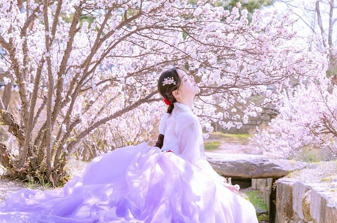 Seoul Premium Hanbok Rental at Arihanbok Photoshoot Included - Hair styling and accessories: what you get and how to plan for it