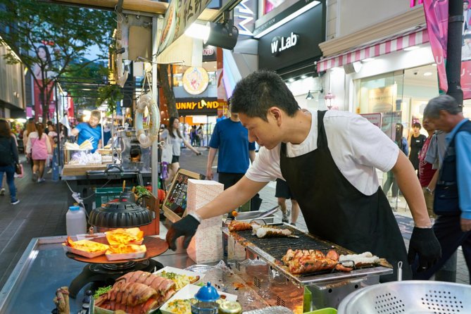 Seoul Private Food Tours with a Local Foodie: 100% Personalized - Sindang-dong Tteokbokki Town: When the Guide Picks the Best Bites