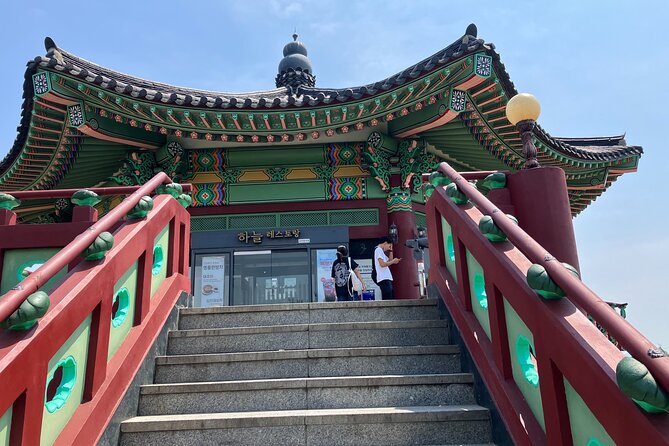 Seoul Private Tour Gyeongbok Palace Bukchon and Gwangjang Market - Bugak Skyway: Panoramas at Bugak Palgakjeong (Bugak Pavilion)