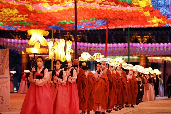 Seoul Private Tour: Palace, Bukchon, Insadong & Han River Cruise - Yeouido Han River cruise: views included, but the timing is quick