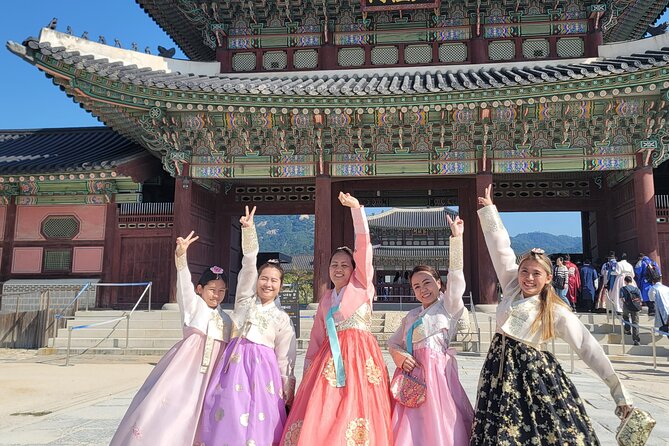 Seoul Private Tour with hidden gem of Seoul - Myeongdong shopping street: street food and easy souvenirs