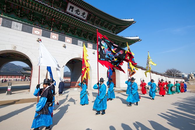 Seoul Private Tour with hidden gem of Seoul - Gyeongbokgung Palace and the hanbok moment