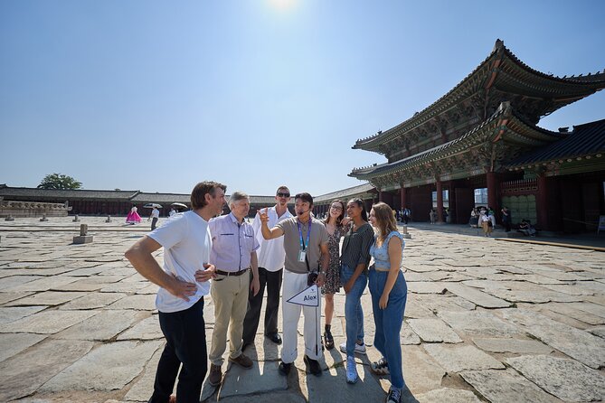 Seoul Royal Palace,Bukchon Hanok Village & Gwangjang Market Feast - Cheongha Korean Ginseng Center: a fast lesson, with sales energy to manage