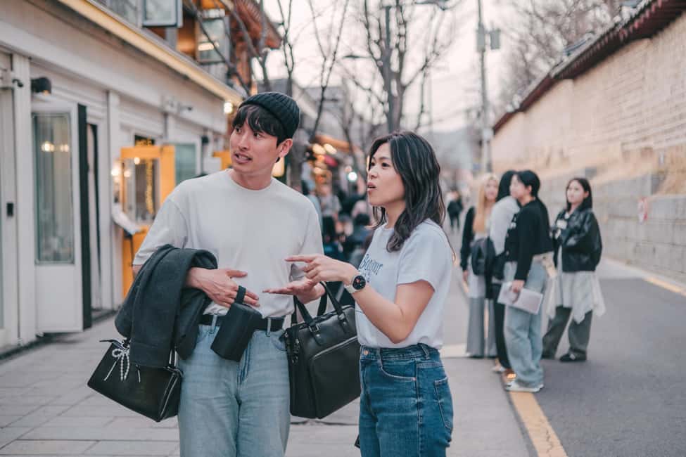 Seoul: Street Photoshoot and Hidden Gem History Walking Tour - Jongmyo Shrine: the UNESCO stop that gives your photos a story