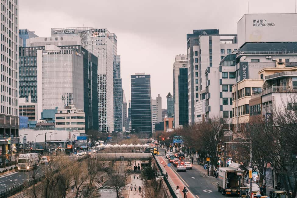 Seoul: Street Photoshoot and Hidden Gem History Walking Tour - The final photo stop and getting back to Jongno 3-ga