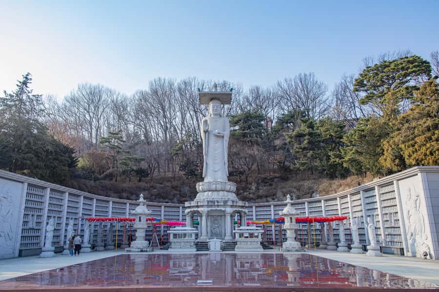 Seoul: Temple & Starfield COEX Mall Gourmet Tour in Gangnam - The Walking Flow: Pace, Group Size, and When You Might Still Need a Snack