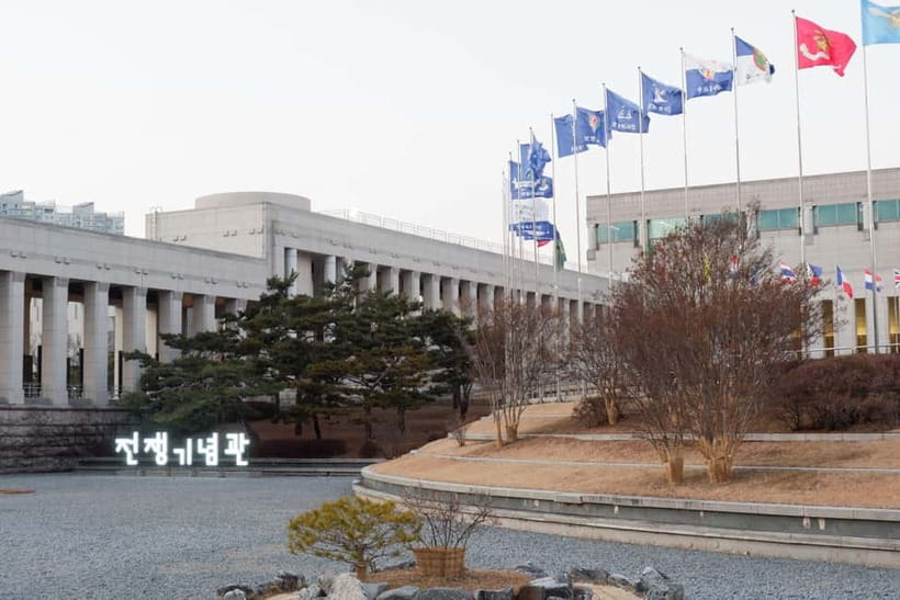 Seoul: War Memorial, Jogyesa Temple & Tapgol Park Tour - Steel, incense, and real context: the best part of this afternoon plan