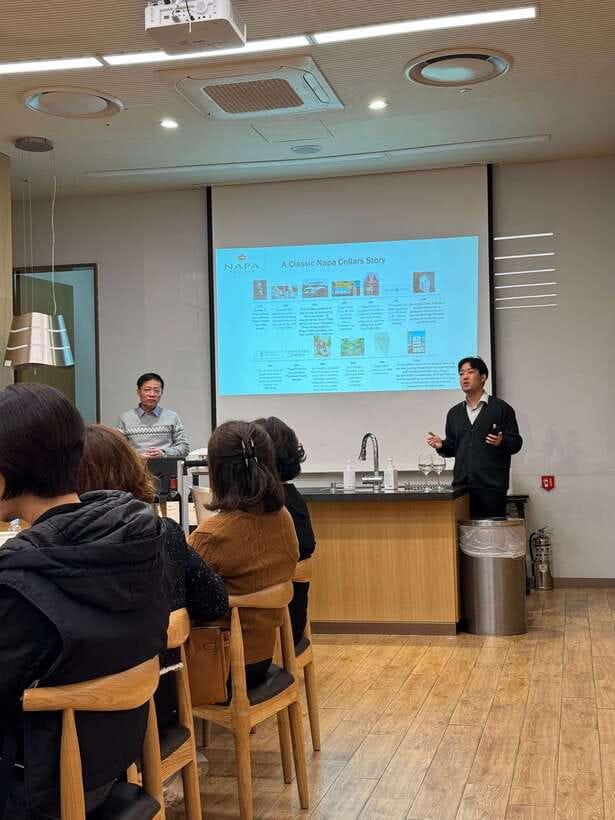 Seoul: Wine & Korean BBQ, Perfect Pairing Dinner in Sinchon - Sinchon wine and Korean BBQ: why this pairing dinner feels different