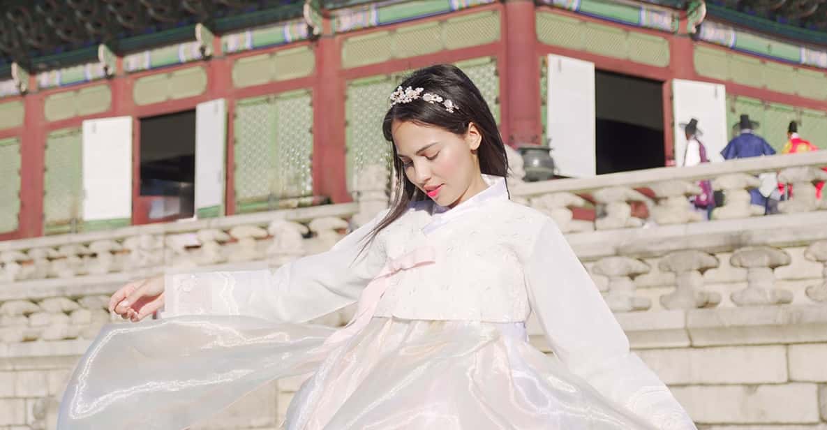 Seoul : Your Personal Photographer in Gyeongbokung - Why a private photoshoot at Gyeongbokgung beats selfie mode