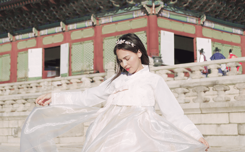 Seoul : Your Personal Photographer in Gyeongbokung - Photo delivery: originals plus 10 edited images in 48 hours