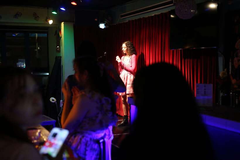 Seoul’s Stars: Open Mic with Local & International Talent - Watching the Show, Joining the Mic, or Just Socializing