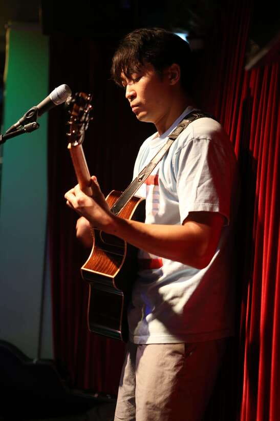 Seoul’s Stars: Open Mic with Local & International Talent - Who This Night Suits Best (And Who Might Not Love It)