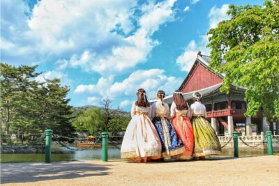 Small Group Seoul Highlight Tour opt. Hanbok & Tea Ceremony - Gyeongbokgung Palace, changing of the guard, and your Hanbok rental decision