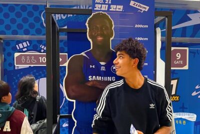 Sports Match in Seoul with Guided K-Food Experience - Watching the match at Jamsil Sports Complex with a guide who keeps it understandable