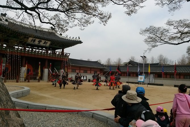 Suwon Hwaseong Fortress and Korean Folk Village Day Tour from Seoul - Small Group Benefits: Easier Questions and Less Chaos