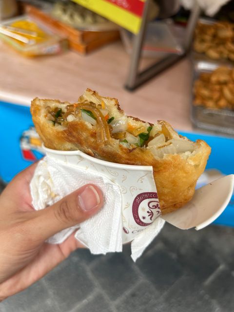 Taste hidden street food in Seoul with a 2.5h food tour - Namdaemun Market stop: guided food-spot hunting for 45 minutes