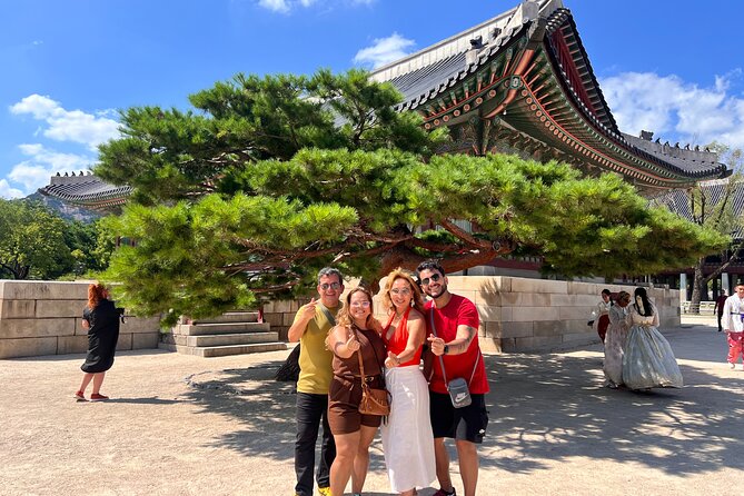 Time Travel in Seoul: Gyeongbokgung Palace, Folk Museum & Bukchon - National Folk Museum of Korea: A Smart 30-Minute Time Jump