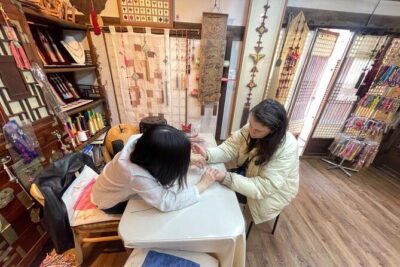 Tour Seoul’s oldest district with a storyteller from Bukchon - Meeting at Anguk Station Exit 4 and pacing through the alleys
